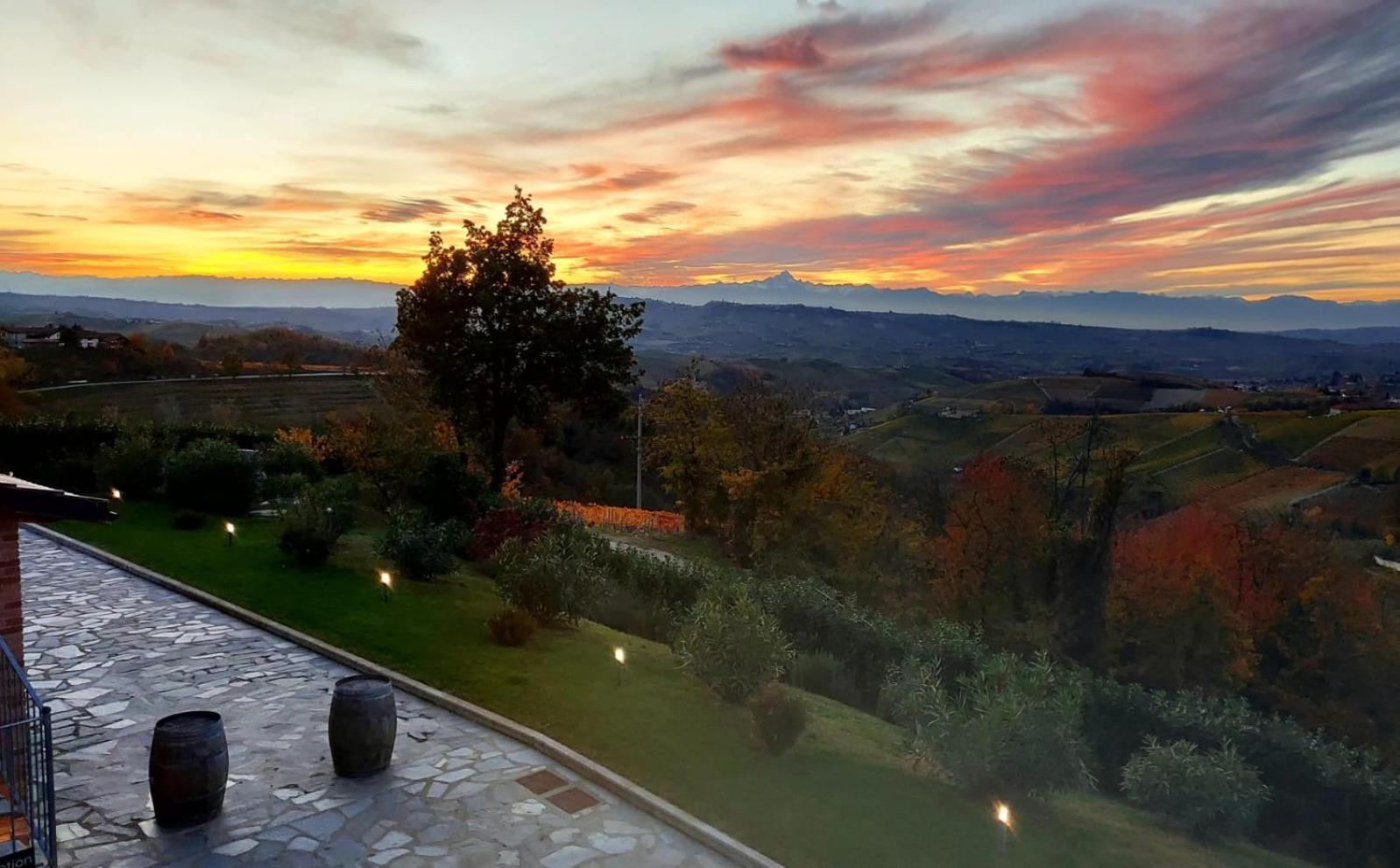 Vila Casa Castella - Adults Only - Langhe Diano dʼAlba Exteriér fotografie
